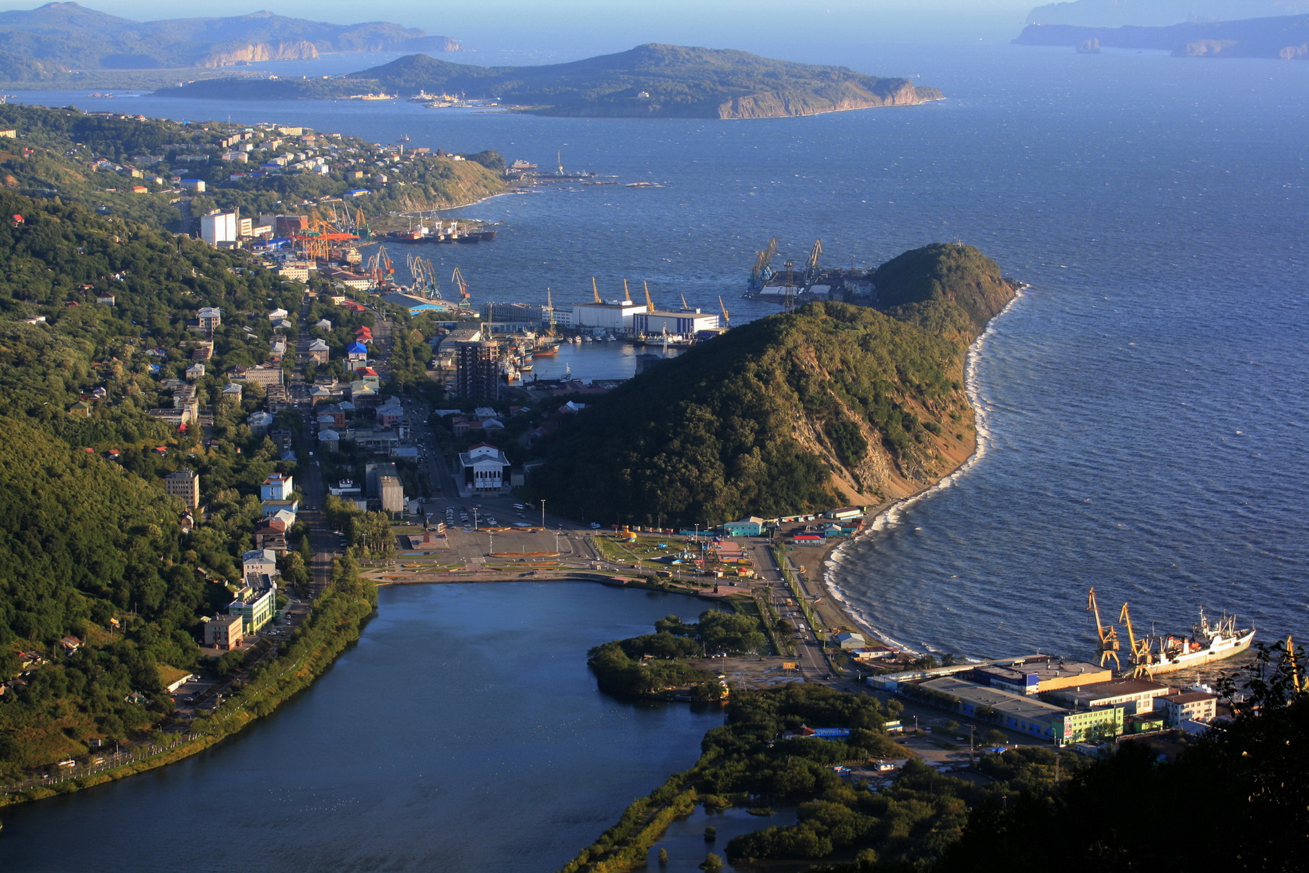 В Петропавловске-Камчатском планируют построить многофункциональный транзитный грузовой узел